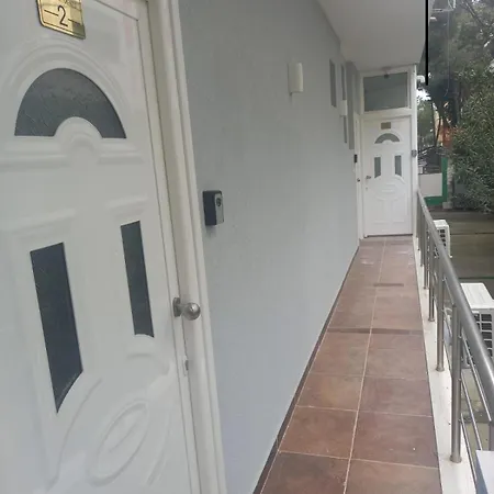Apartment Local Life By The Sea *